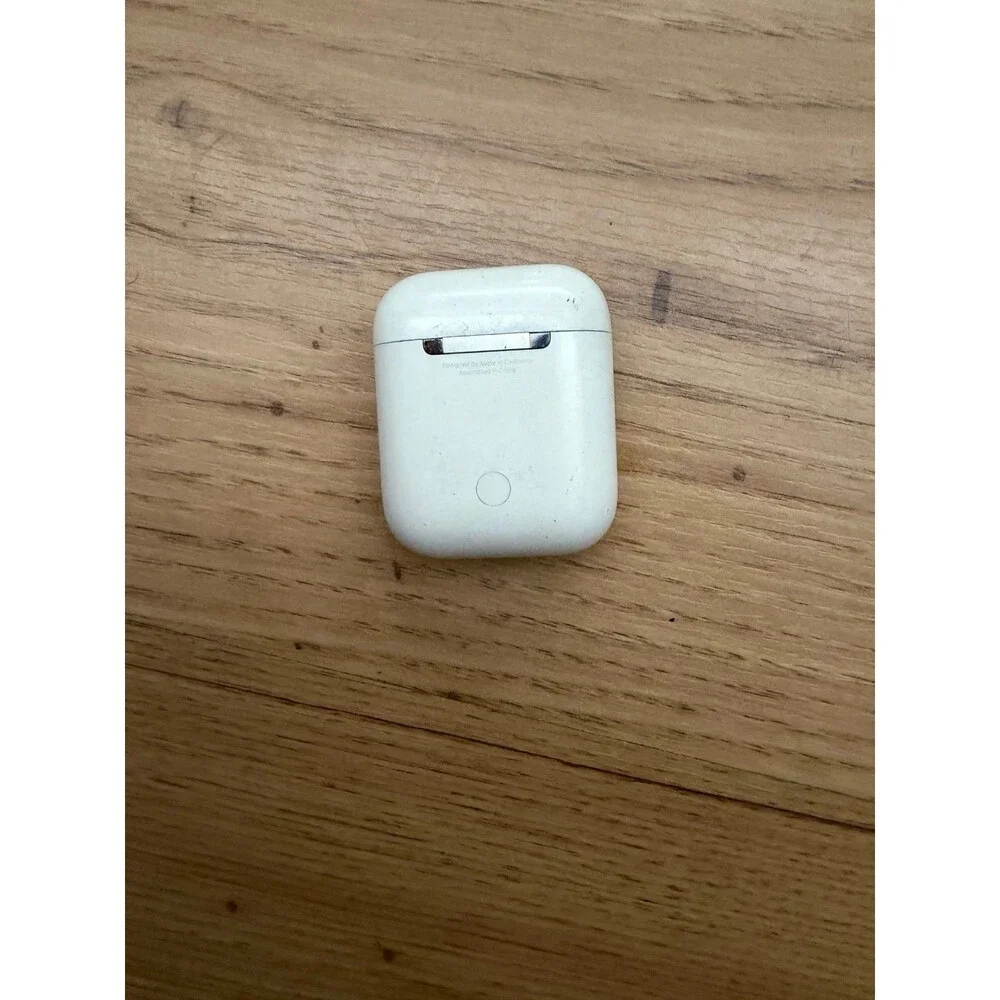 Apple AirPods with Charging Case